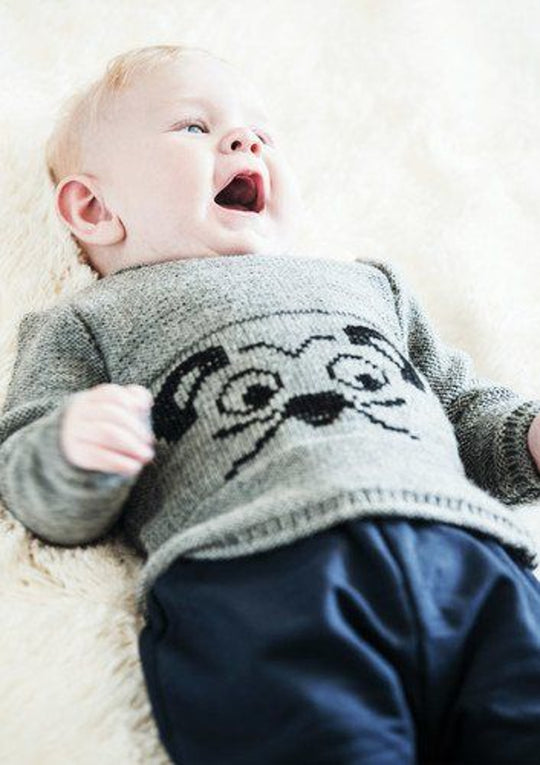 130-4 - Bluse med mus på maven