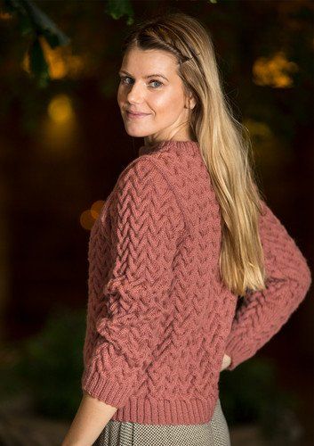 1629 - Damenpullover mit Flechtmuster