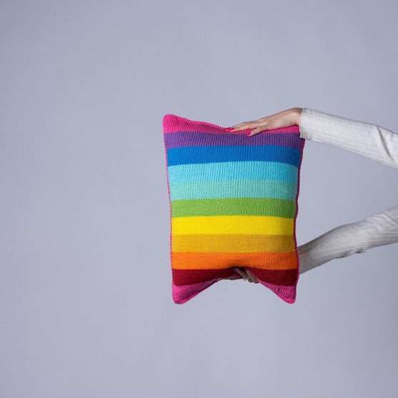Ara - Gestreiftes Kissen
4