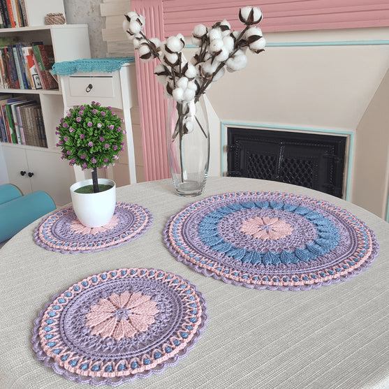 Gwendolyne - Zierdeckchen
5