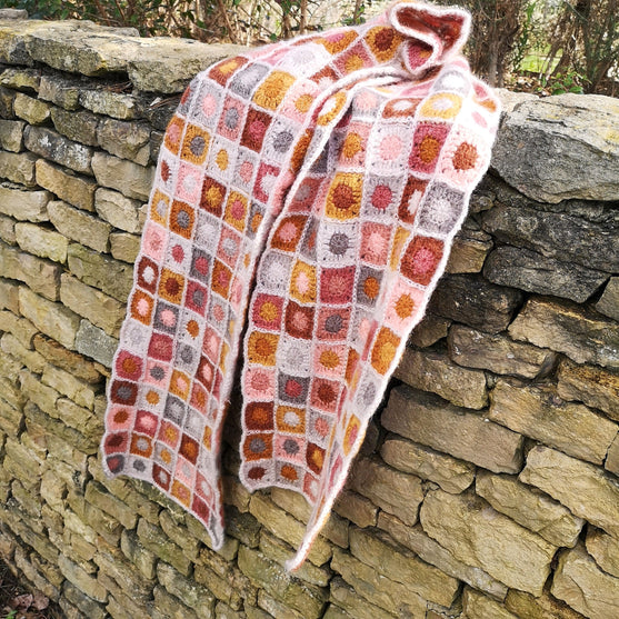 Fröhliche Tupfen – Schal
5