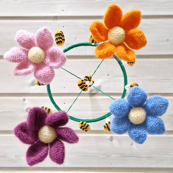 Blooming Flowers - Baby-Mobile
2