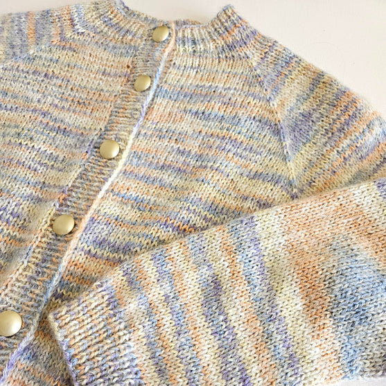 Hyggeprint - Strickjacke
7