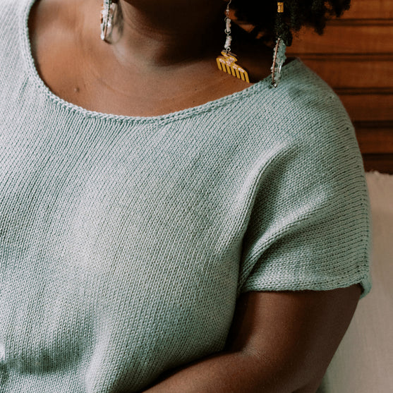 Floreale Top - Top mit Spitzeneinsatz hinten
8