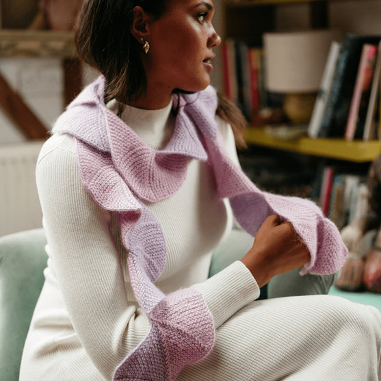 Undulate - Fächerschal mit Krausrippen
1