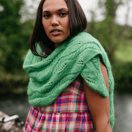 Hiedra Shawl - Wrap mit Blattmotiv
4