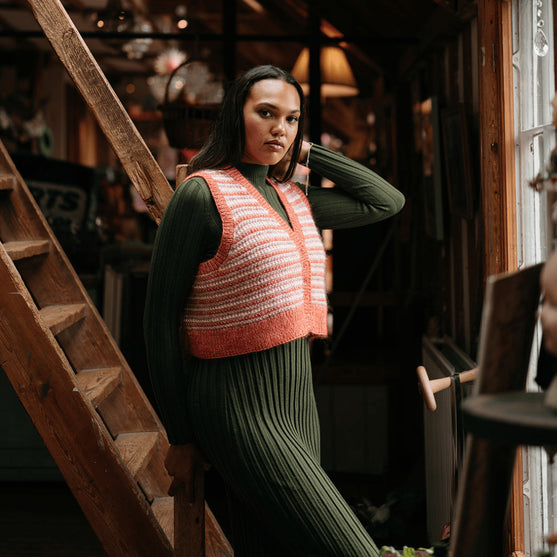 Amelia - Bunte Weste
4