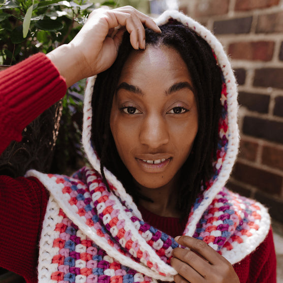 OMG - Kapuzenschal
1