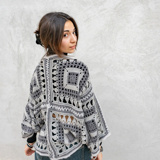 Lace Embrace - Pullover
6