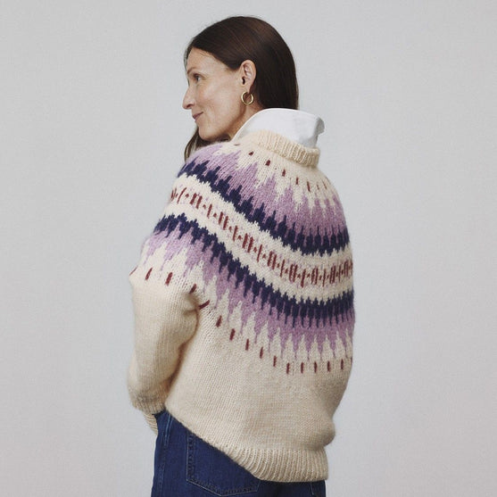 Dorthea - Pullover mit Rundpasse
2