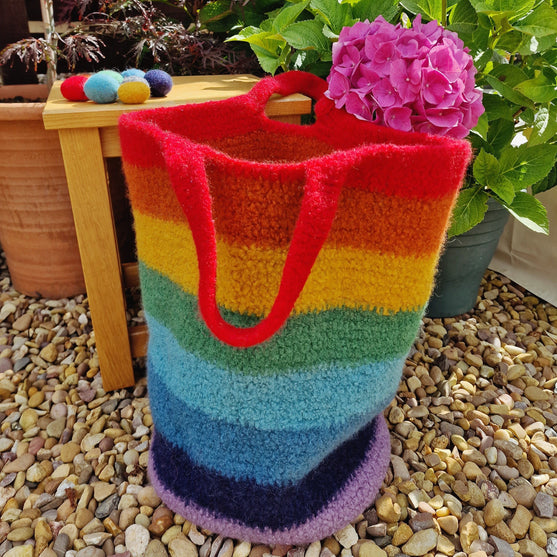 Rainbow Stripes - Filztasche
3