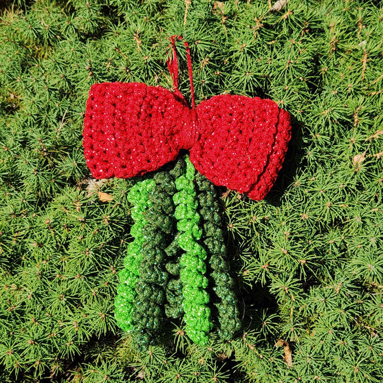 Glitzernde Weihnachtsfliege
4