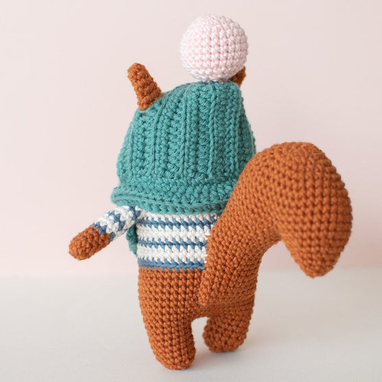 Bruno Squirrel - Häkelset
4