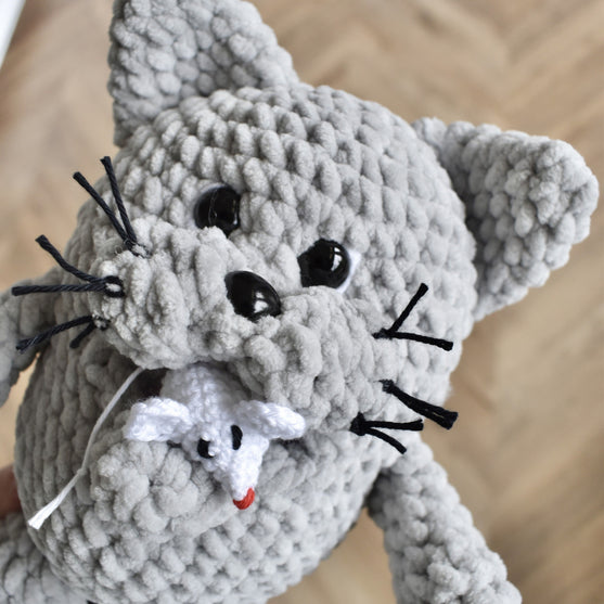 Mietze die Katze
8