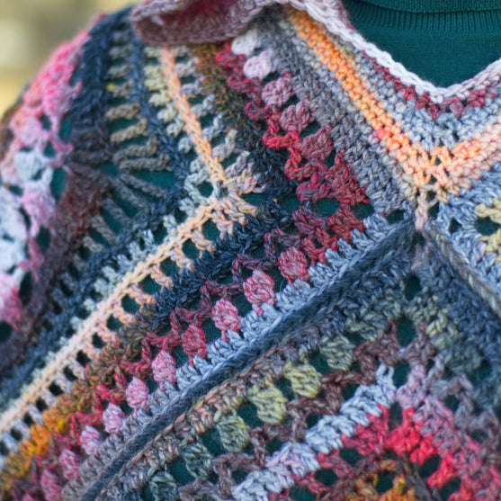 Aura Vibes - Poncho
8