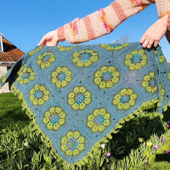 Blooming Garden - Tuch
4