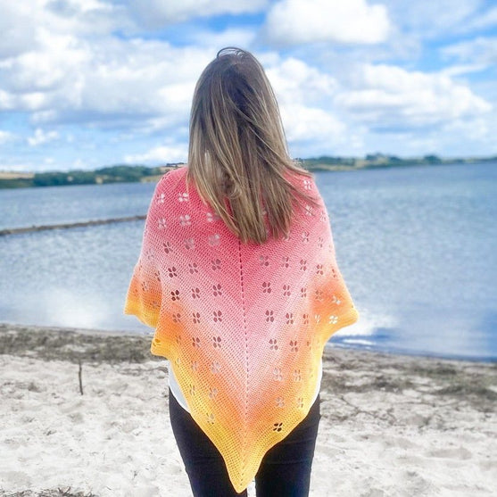 Flying Flowers - Poncho
3