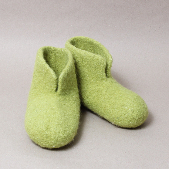 Chip - Gestrickte Kinderhausschuhe
5