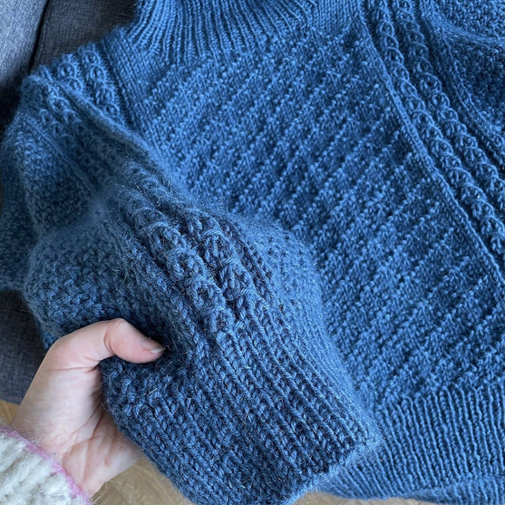 Diamond Structure Sweater - Pullover
4