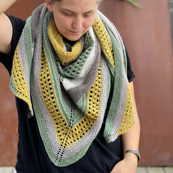 Outfoxed - Schultertuch
2