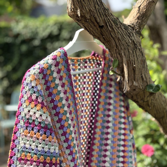 Oh So Colorful Granny - Strickjacke
12