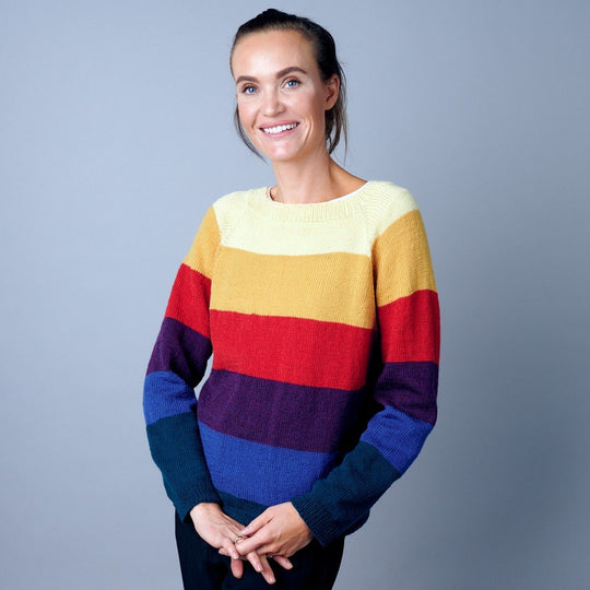 June Regenbogen Pullover