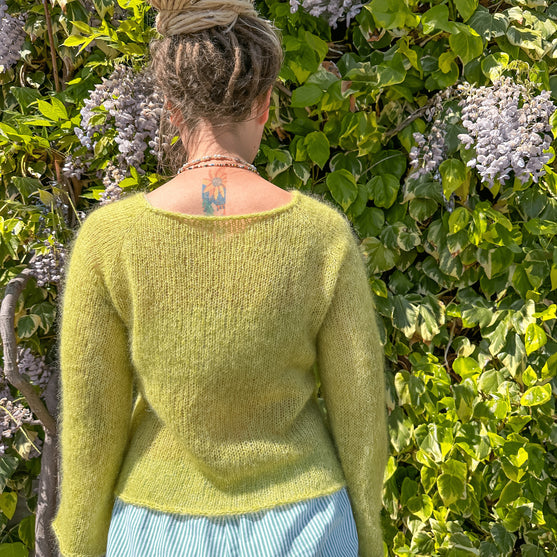 Summer Lotus - Pullover
10