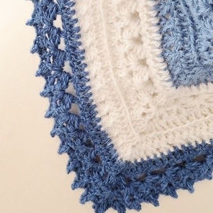 Whispering Frost - Schal
6