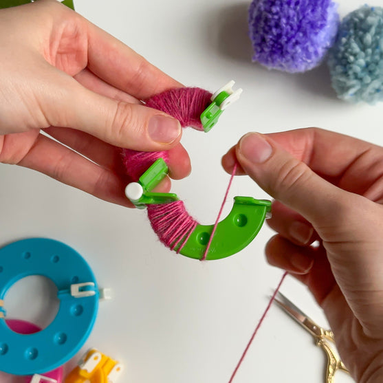 Hoop Herstellungs Set für Pompon - Hobbii
7