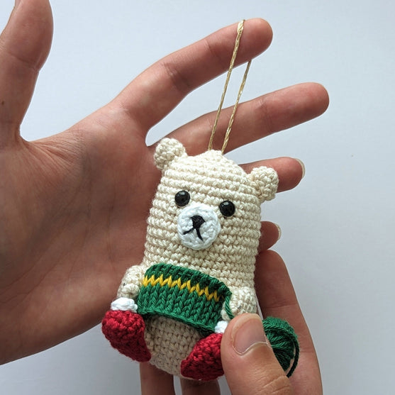 Stanley - Der strickende Bär
3