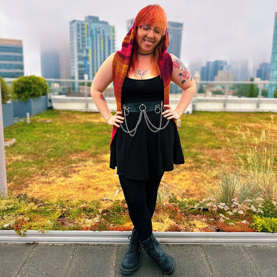 Burning Embers - West mit Kapuze
4