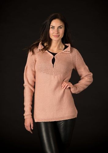 

1584 - Pullover mit Passe in Rippen
1