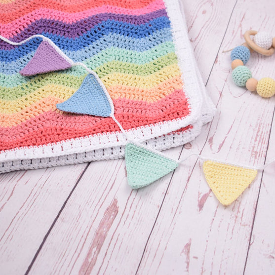 

Rainbow Mini Wimpelranke
2