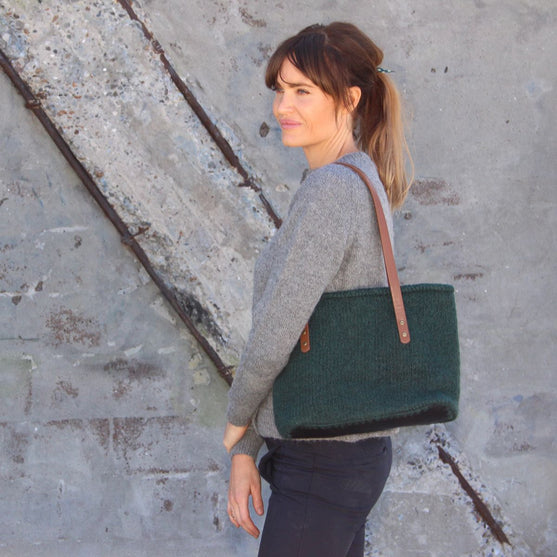 

Gefilzte Tasche mit Festem Boden
1