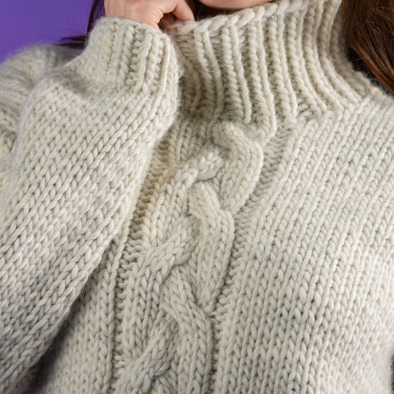 

Ulla - Sweater mit Zopf
5