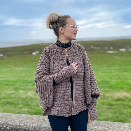 

Kind Embrace - Umhang
7