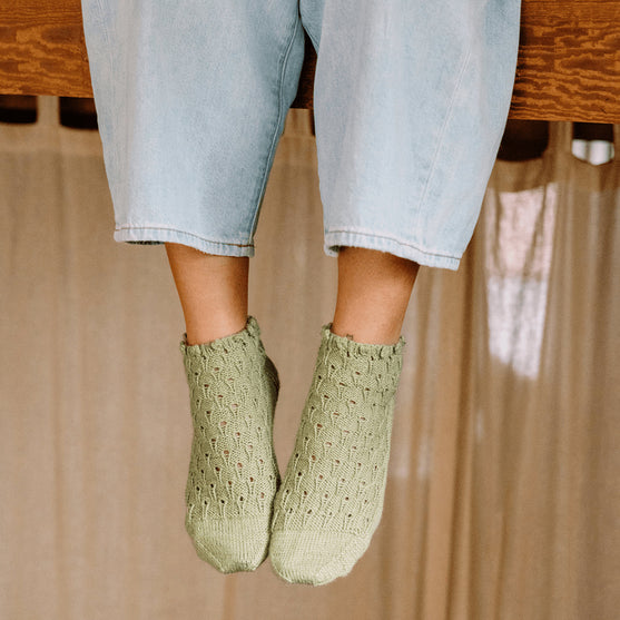 

Rosmarino - Kurze Socken mit Lochmuster
5