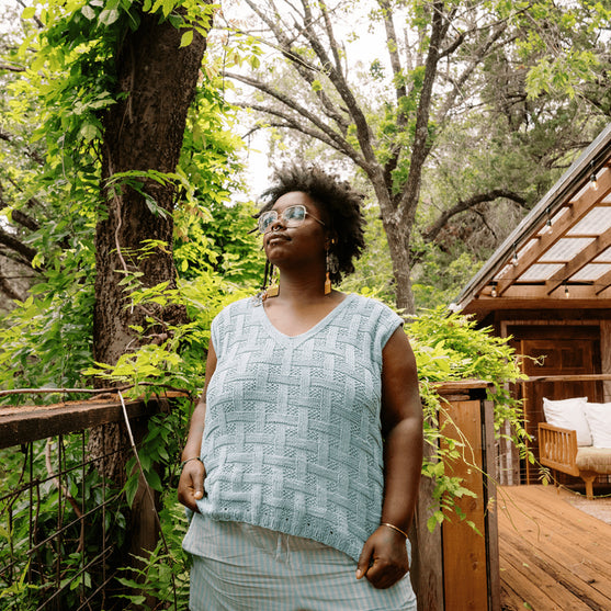 

Calme Top - Ärmelloses Top im Korbmuster
5