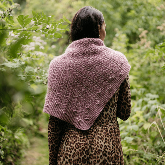 

Muse Shawl - Strukturiertes Dreieckstuch
5