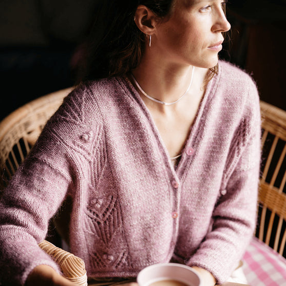 

Antanilla - Lochmuster-Cardigan
1