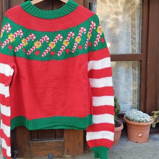 

Merry Christmas - Pullover
1