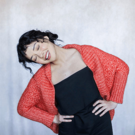 Vatra - Shrug mit Zopfmuster