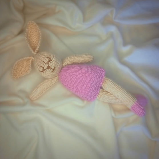 

Bessie Bunny - Stofftier
3
