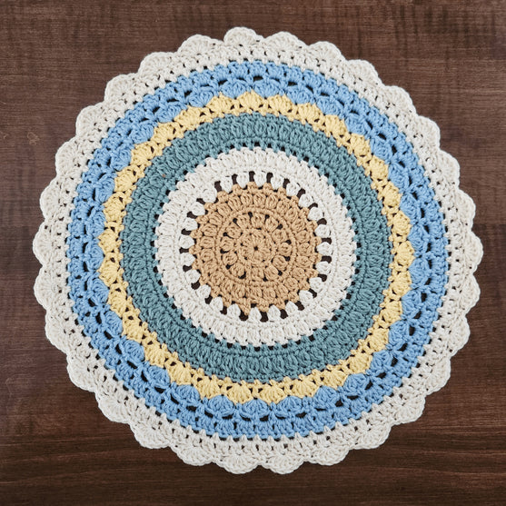 

Spring Mandala - Platzdeckchen- und Untersetzer-Set
3