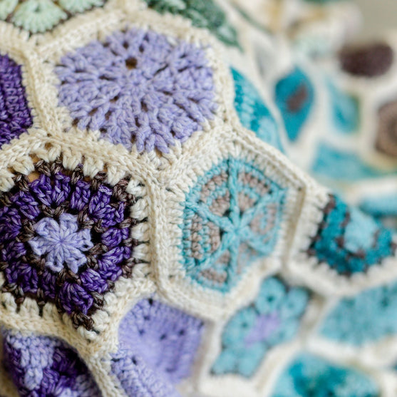 

Aura - Motivdecke - CAL
5