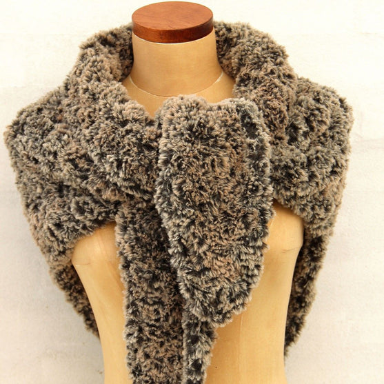 

Granny Schal Fur Lux
1