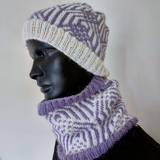 

Purple Geometries - Mütze und Schlauchschal
2
