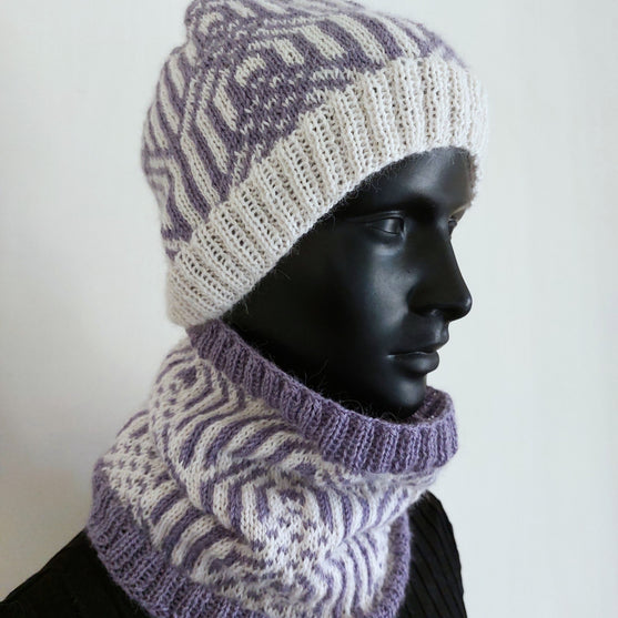 

Purple Geometries - Mütze und Schlauchschal
1