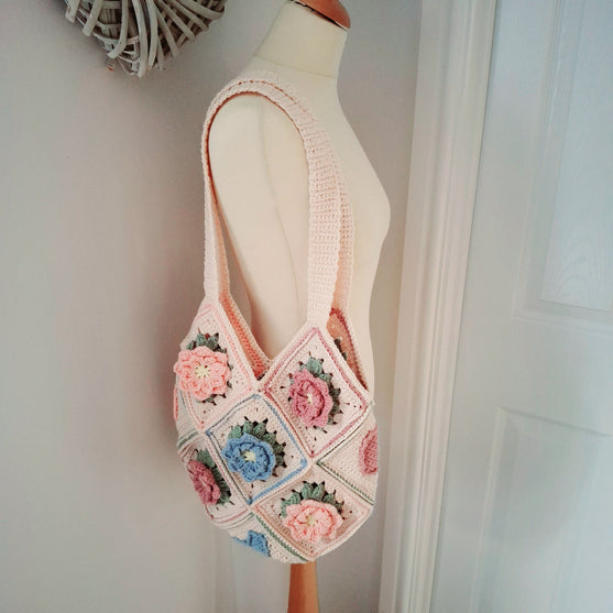 

Hearts in Bloom - Tasche
4