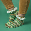 

Frigg - Kurze Socke mit Rüsche
1